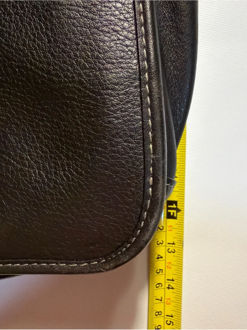 LEVENGER Bomber Leather Expandable Brief Case Messenger Travel Carry On Bag